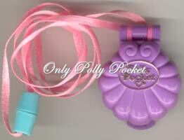 1995 - Polly Pocket Polly's Show Time Locket